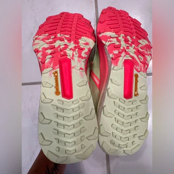 TERREX SPEED ULTRA
TRAIL RUNNING - Picture 13 of 15